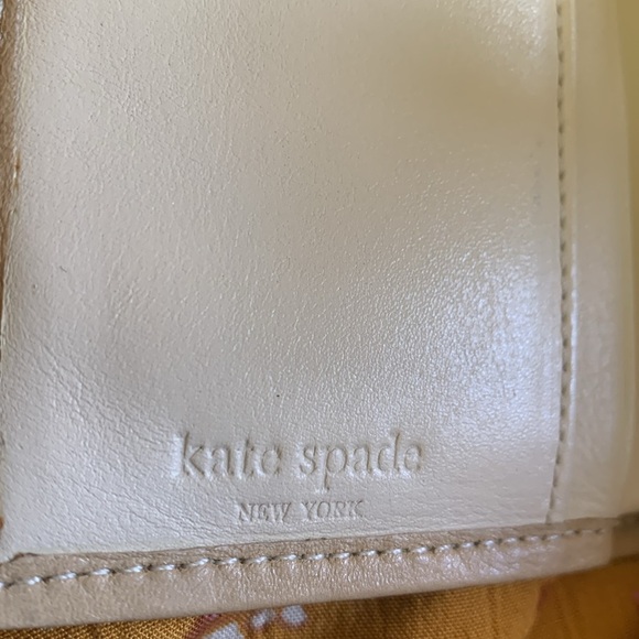 Kate Spade Vintage Trifold Cream Tan Leather Wallet Gold Turn Lock Coin Purse - Picture 11 of 14